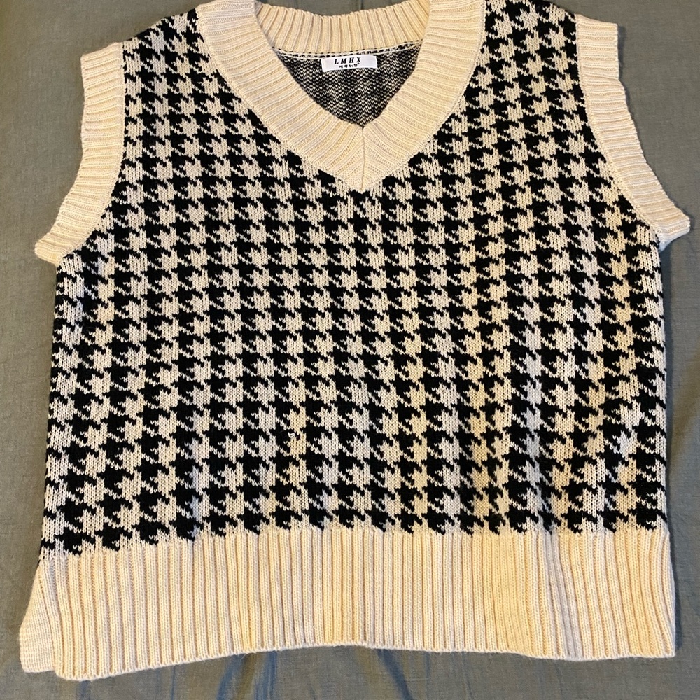 Oversized Patterned Vest